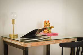 Stylish 2-Bedroom Green Oasis