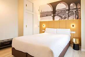 Harinas Central Apartments by Valcambre