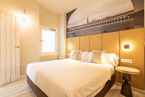 Harinas Central Apartments by Valcambre