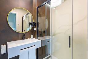 Harinas Central Apartments by Valcambre