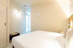 Harinas Central Apartments by Valcambre