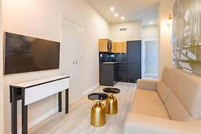 Harinas Central Apartments by Valcambre