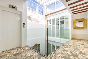 Harinas Central Apartments by Valcambre