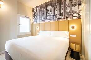 Harinas Central Apartments by Valcambre