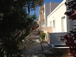 Amaryllis Front Beach Hotel