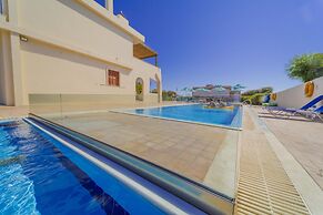 Amaryllis Front Beach Hotel