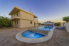 Amaryllis Front Beach Hotel