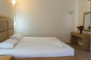 Amaryllis Front Beach Hotel