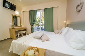 Amaryllis Front Beach Hotel