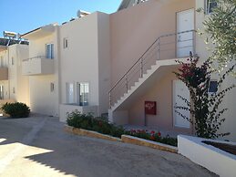 Amaryllis Front Beach Hotel