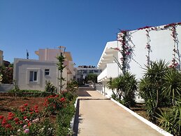 Amaryllis Front Beach Hotel