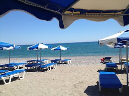 Amaryllis Front Beach Hotel