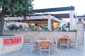 Amaryllis Front Beach Hotel