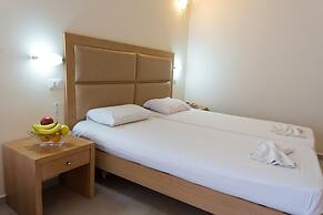 Amaryllis Front Beach Hotel