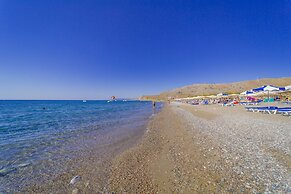 Amaryllis Front Beach Hotel