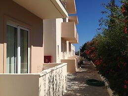 Amaryllis Front Beach Hotel