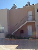 Amaryllis Front Beach Hotel