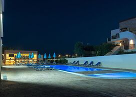 Amaryllis Front Beach Hotel