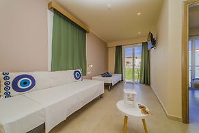 Amaryllis Front Beach Hotel