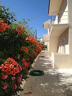 Amaryllis Front Beach Hotel