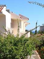 Amaryllis Front Beach Hotel