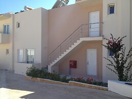 Amaryllis Front Beach Hotel