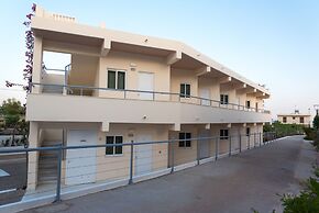 Amaryllis Front Beach Hotel