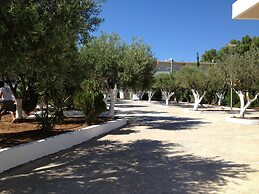 Amaryllis Front Beach Hotel