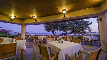 Amaryllis Front Beach Hotel