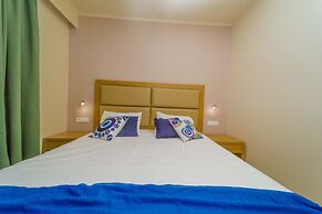 Amaryllis Front Beach Hotel