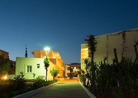 Amaryllis Front Beach Hotel