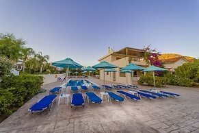 Amaryllis Front Beach Hotel