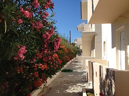 Amaryllis Front Beach Hotel