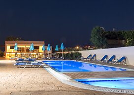 Amaryllis Front Beach Hotel