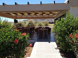 Amaryllis Front Beach Hotel