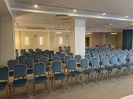 Golden Tulip Opera Alger