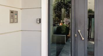 Akali apartment Airport by Airstay