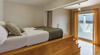 Akali apartment Airport by Airstay