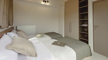 Akali apartment Airport by Airstay