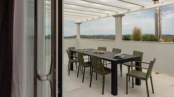 Akali apartment Airport by Airstay