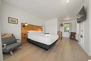 Triangle Motel