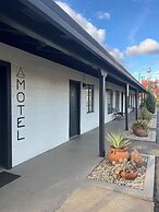 Triangle Motel