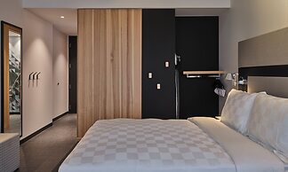 Alt Hotel Calgary University District