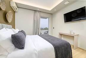 Nicolas Grand Suites - Adults Only