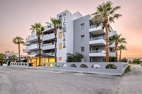 Nicolas Grand Suites - Adults Only