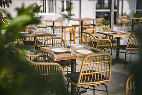 Nicolas Grand Suites - Adults Only