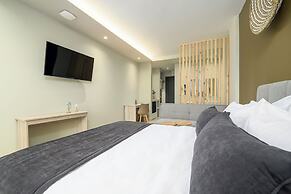 Nicolas Grand Suites - Adults Only