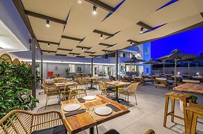 Nicolas Grand Suites - Adults Only