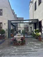 Four Mansions Hotel