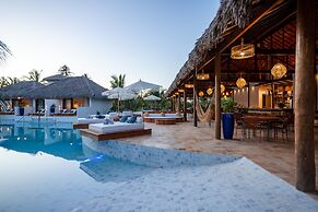 MKNI Hotel - Ikaika Makani Experience